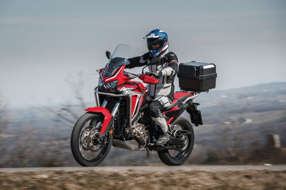 BMW F850GS Adventure, Honda Africa Twin 1100, KTM 890 Adventure: le viaggiatrici col pedigree