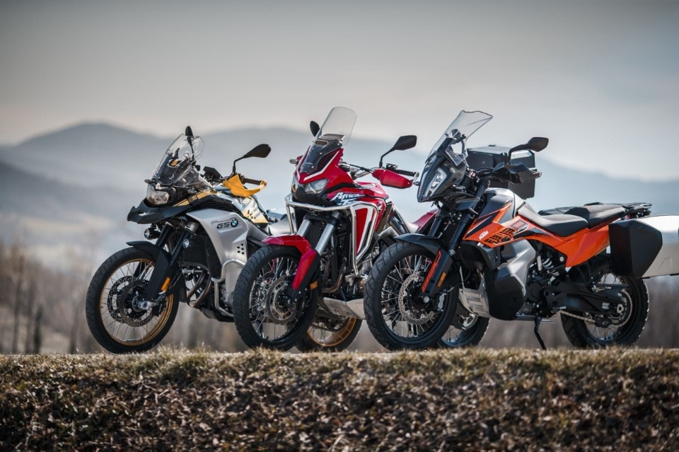 BMW F850GS Adventure, Honda Africa Twin 1100, KTM 890 Adventure: le viaggiatrici col pedigree