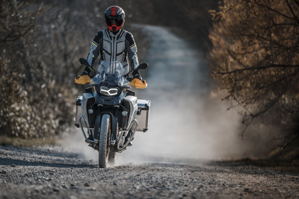 BMW F850GS Adventure, Honda Africa Twin 1100, KTM 890 Adventure: le viaggiatrici col pedigree