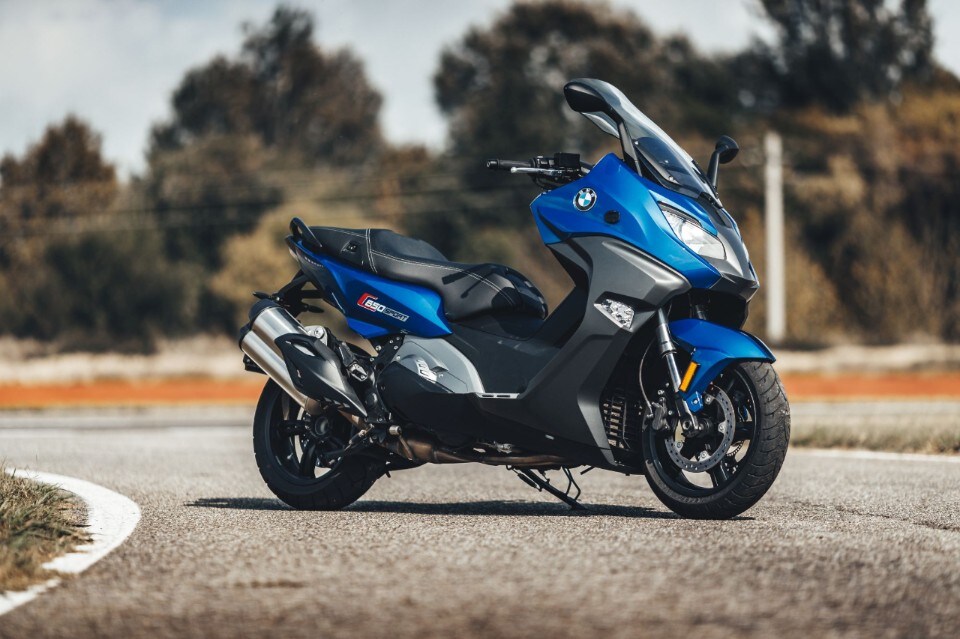 BMW C 650 Sport, Kymco AK 550, Yamaha TMAX 560 Tech Max: over the TOP!