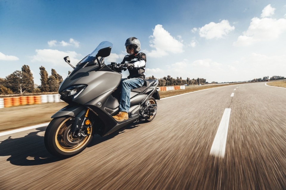 BMW C 650 Sport, Kymco AK 550, Yamaha TMAX 560 Tech Max: over the TOP!
