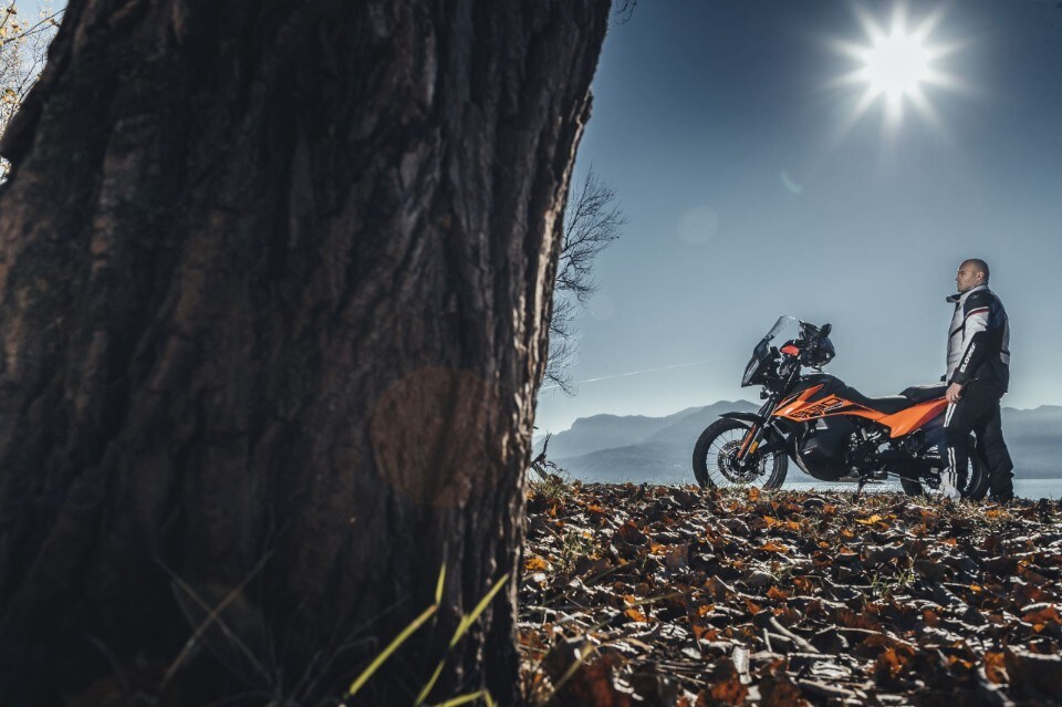KTM 890 Adventure: crossover senza limiti