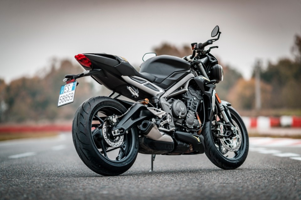 Comparativa naked (medie) sportive: KTM 890 Duke R, MV Agusta Brutale 800 RR SCS, Triumph Street Triple RS