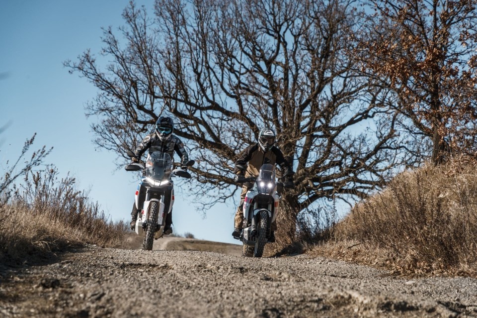 Aprilia Tuareg 660 VS Yamaha Ténéré 700: il richiamo del DESERTO