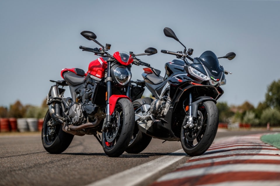 Aprilia Tuono 660 Factory VS Ducati Monster+: sognando la MotoGP