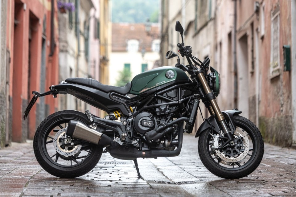 Benelli Leoncino 800 VS CFMOTO 700CL-X Heritage: prova a prendermi!