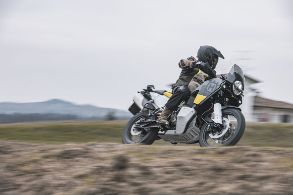 Honda Africa Twin 1100 VS Husqvarna Norden 901: non  SOLO rally!