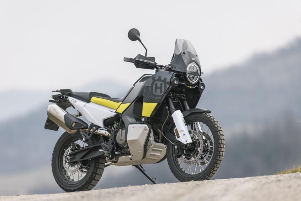 Honda Africa Twin 1100 VS Husqvarna Norden 901: non  SOLO rally!