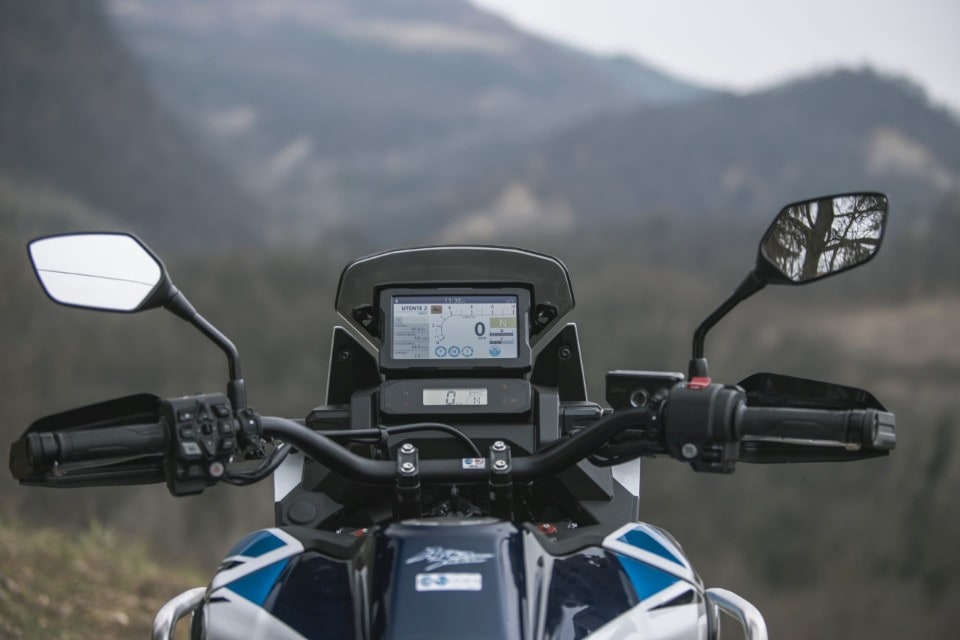 Honda Africa Twin 1100 VS Husqvarna Norden 901: non  SOLO rally!