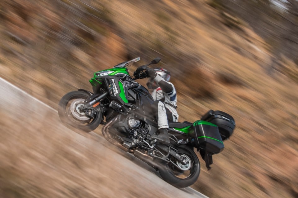 Kawasaki Versys 1000 SE Grand Tourer VS Suzuki GSX-S 1000 GT, variazioni sul tema!