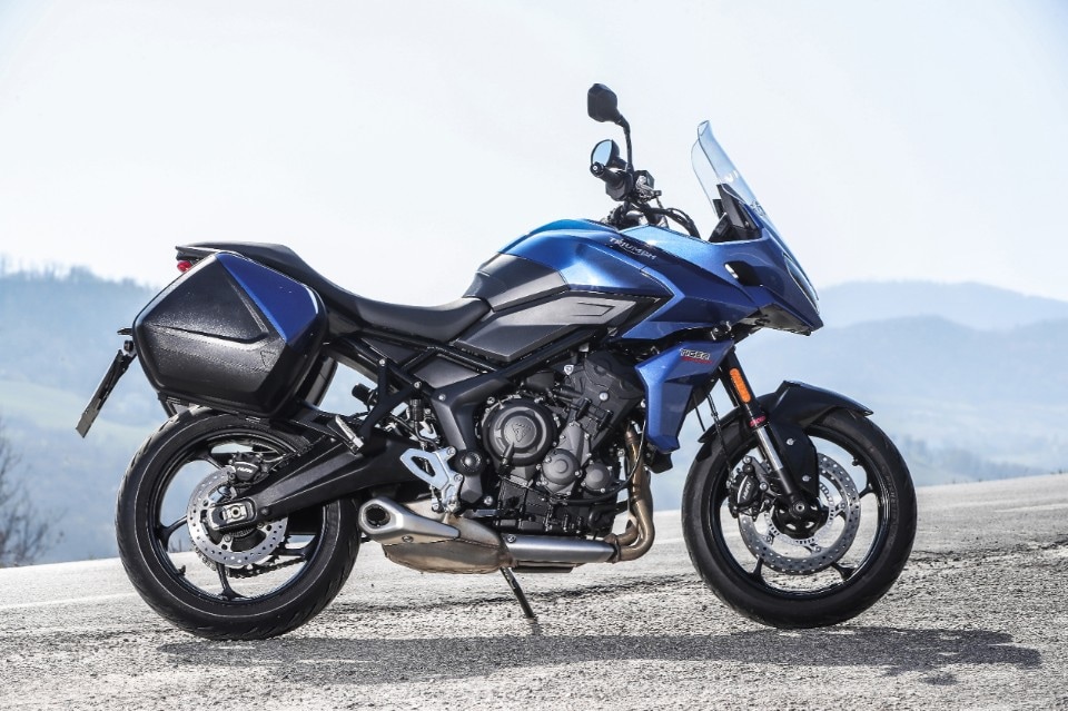 Triumph Tiger Sport 660 VS Yamaha Tracer 7 GT: middle class lover