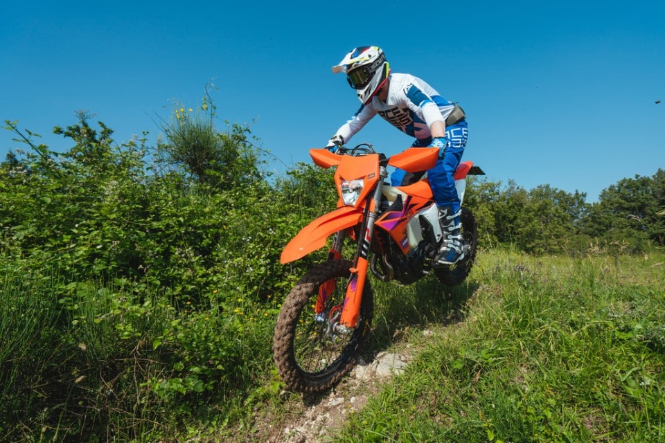 KTM EXC 2024, la prova: l’enduro del futuro