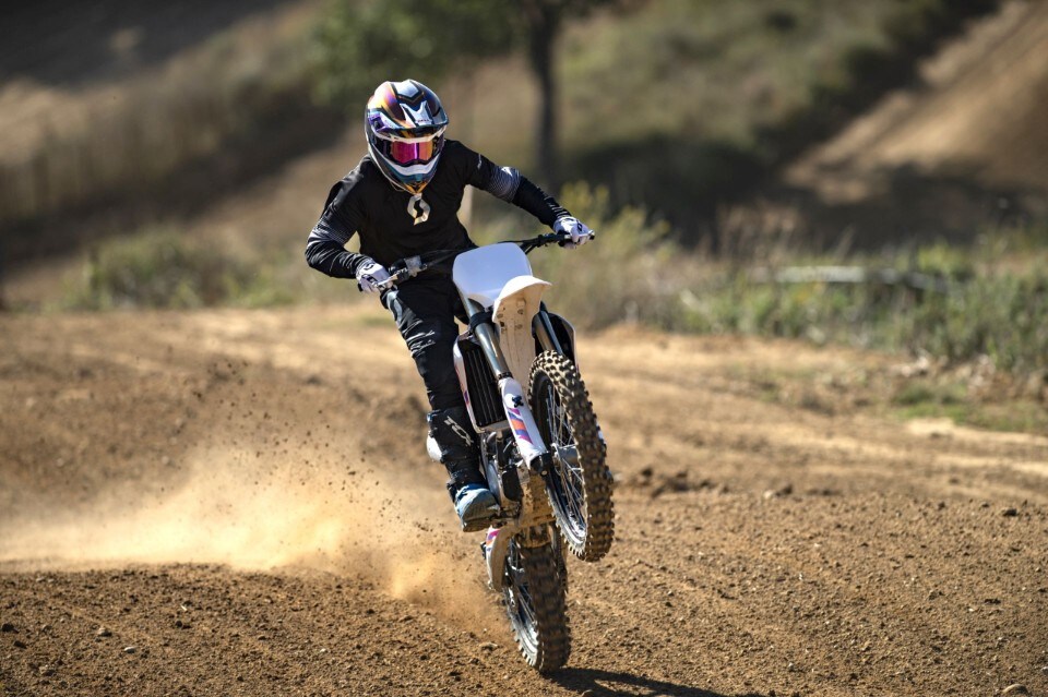 Prova Yamaha YZ250F 2024: slim fit