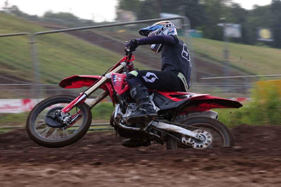 Prova Honda CRF 250R e CRF450R  2025: sempre più su!