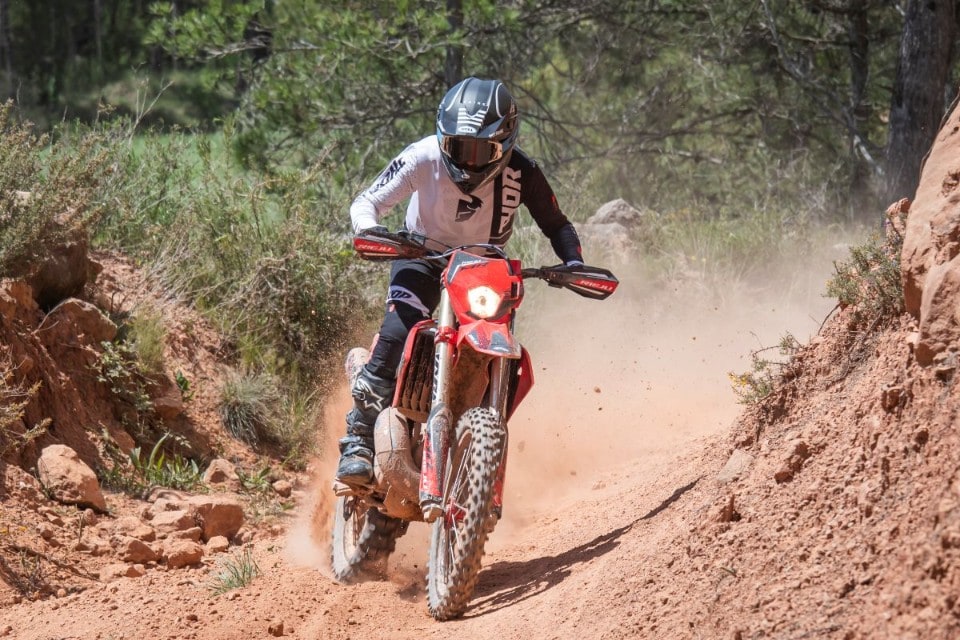 Prova Rieju MR300i Racing e Pro MY2026 - VIDEO