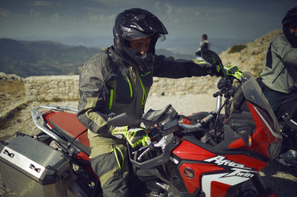 Guanti FIVE  GLOVES TFX1 GTX: solo il meglio per i tuoi viaggi 