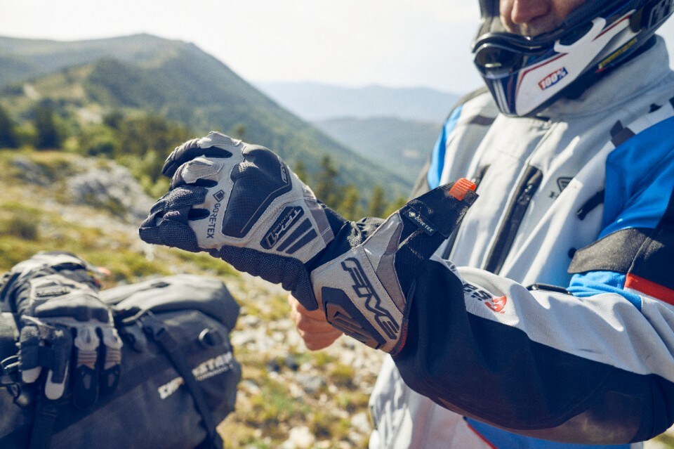 Guanti FIVE  GLOVES TFX1 GTX: solo il meglio per i tuoi viaggi 