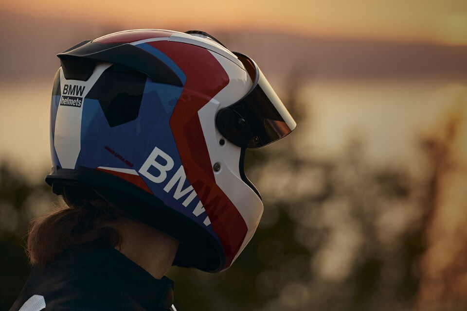 BMW: riaprono i concessionari 