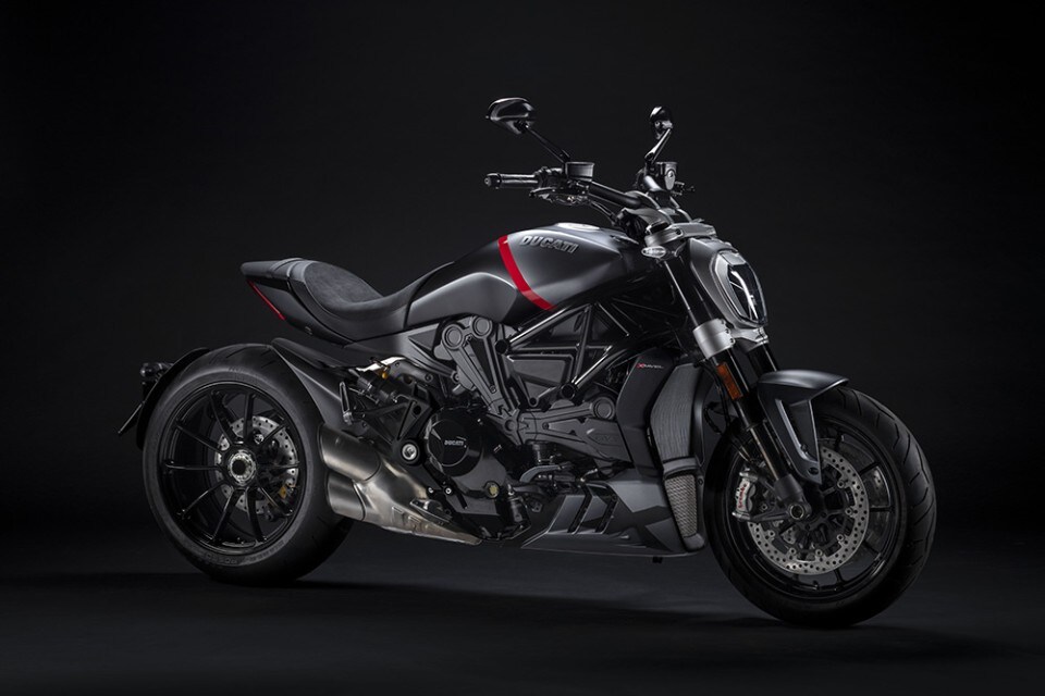 La Ducati XDiavel si veste di nero