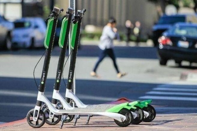 Monopattini in sharing: anche Lime debutta a Milano