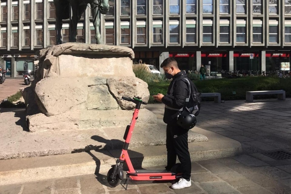 Monopattini: da Voi la pattuglia stradale per contrastare il parcheggio selvaggio