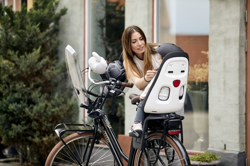 Come si trasportano i bambini in bicicletta