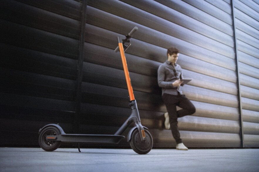 Dadòda, il servizio di scooter sharing sbarca a Bari