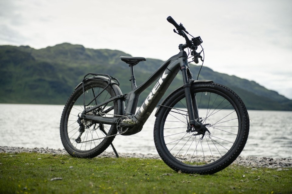 Trek Powerfly FS 4 Equipped: DUE in una!