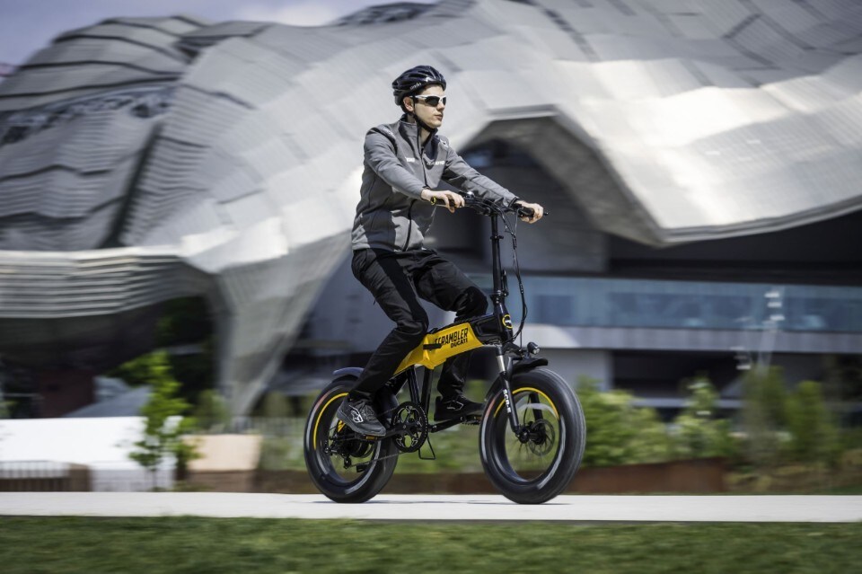 Ducati SCR-E: la Scrambler che si piega