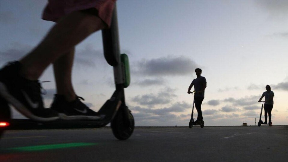 Lombardia, proposta di legge per vietare il monopattino elettrico ai minorenni