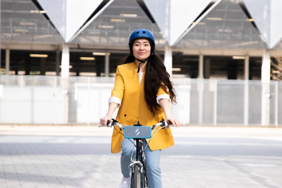 Swytch eBike Kit, ora la batteria diventa tascabile e colorata