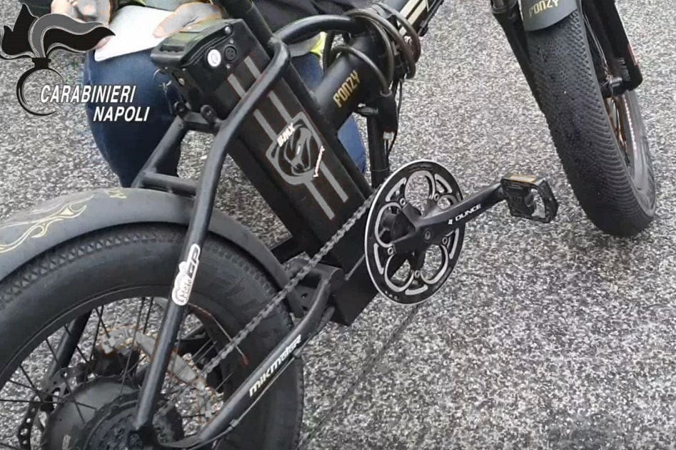 Bici elettriche come scooter: 1 solo veicolo regolare su 15, sanzioni e sequestri