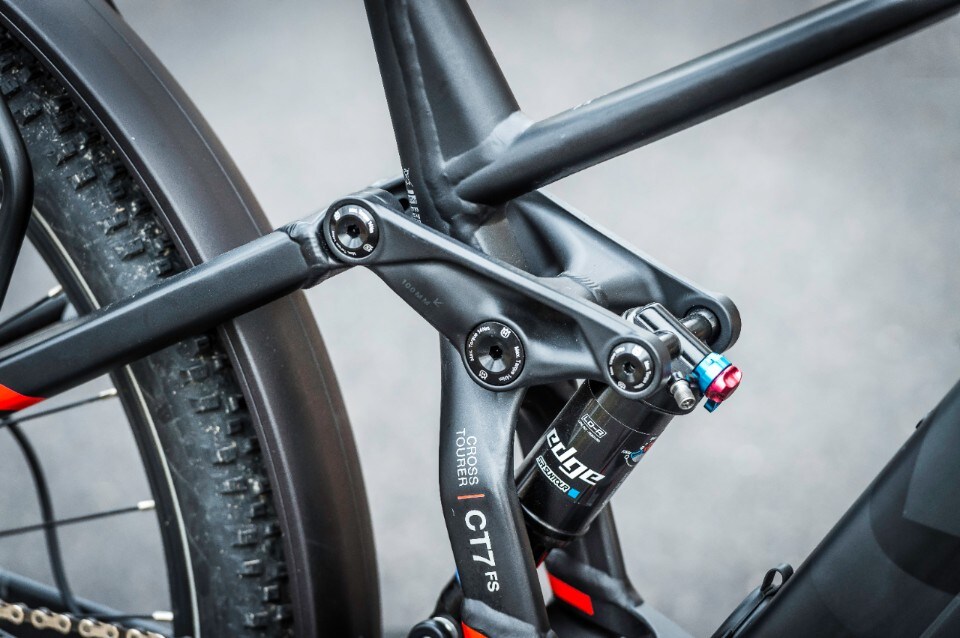 Husqvarna Cross Tourer 7-FS: pronta a TUTTO!