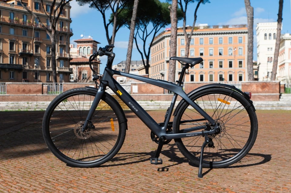 Engwe N1 Air, la rivoluzione leggera del carbonio “per tutti"