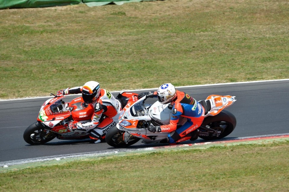 Michele Pirro domina la SBK a Vallelunga