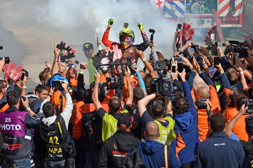 Nono titolo mondiale: Tony Cairoli leggenda nel Motocross