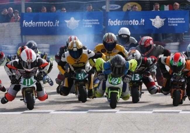 Le minimoto al "Mugellino"