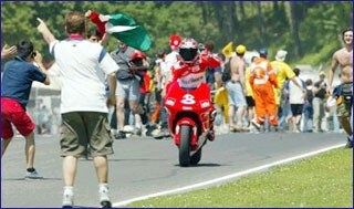 Le corse al Mugello: trionfano Rossi, Melandri e Poggiali