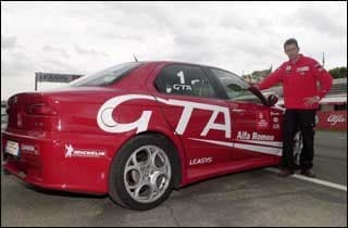 Bayliss a scuola guida su 4 ruote