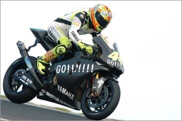 Finiti test Yamaha: Rossi non migliora