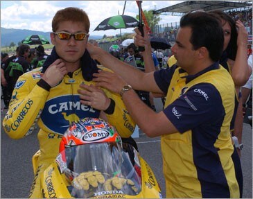 Barcellona: Rossi sfida Gibernau