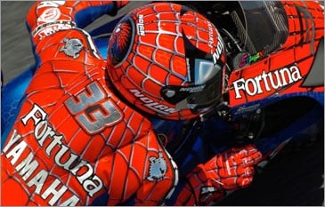 Melandri mette all'asta Spiderman