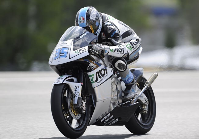 Phillip Island: Stoner in pole!