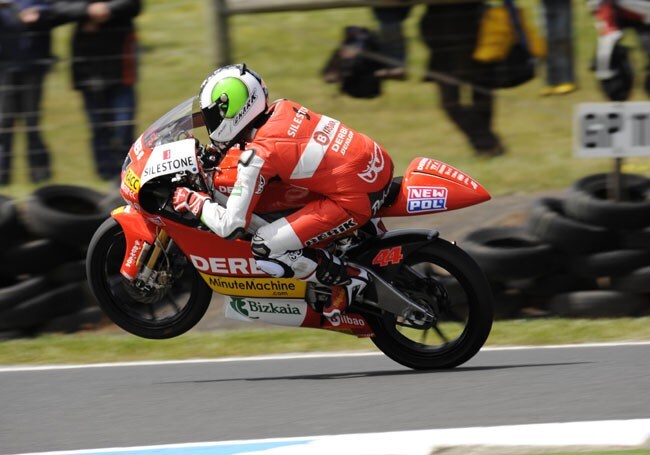 Phillip Island: Stoner in pole!