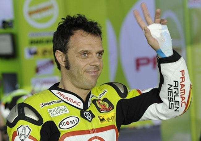 Capirossi si ferma per il dolore