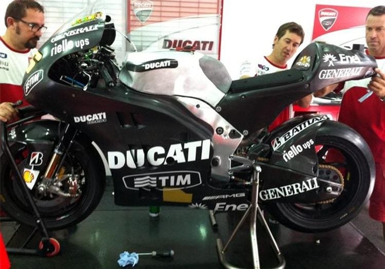 Una Ducati nera è arrivata a Sepang