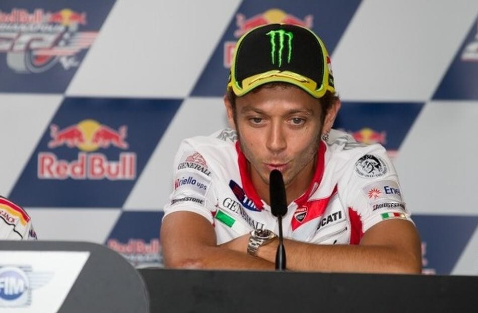 Rossi: "In Yamaha per tornare competitivo"
