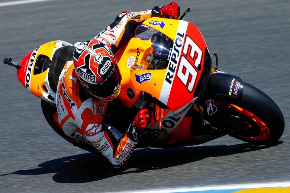 MotoGP: Marquez distrugge la pole in Francia
