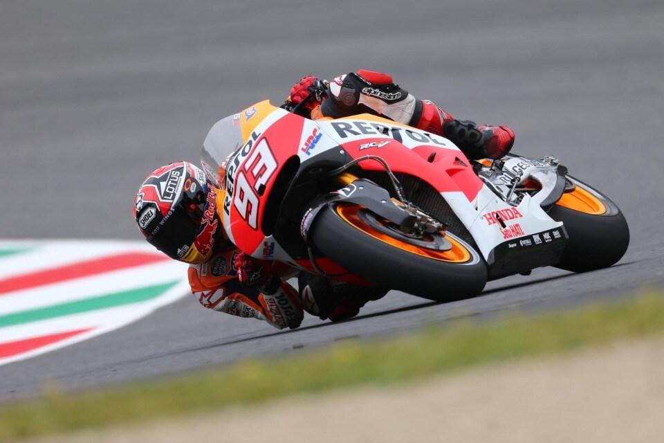 MotoGP, Mugello: Marquez in pole, Iannone in scia
