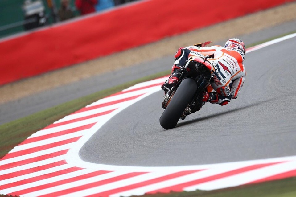 MotoGP, Silverstone: Marquez l'implacabile in pole